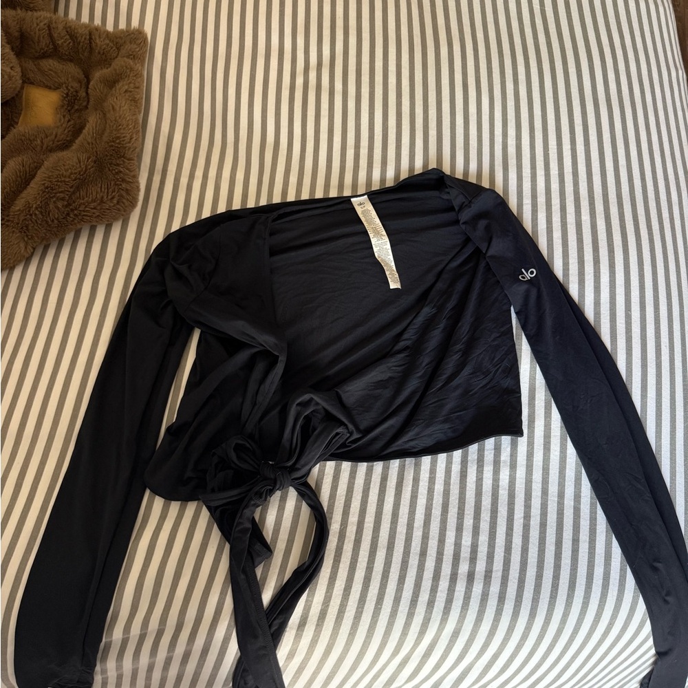 ALO Yoga Black Long-Sleeve Tie-Front Crop Top